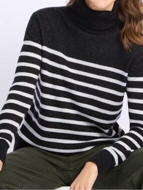 Harper Lane Cashmere Turtleneck Sweater Size M
